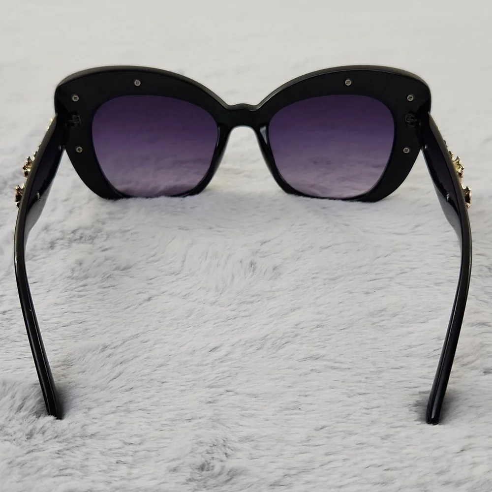 NWT Floral cat eye sunglasses